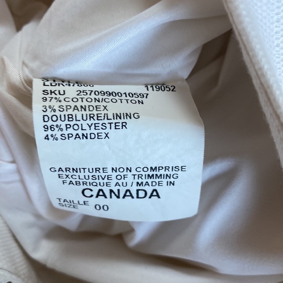 Le Chateau 🐝 3 for $35 White 00 pencil skirt with flair at back - Picture 7 of 7